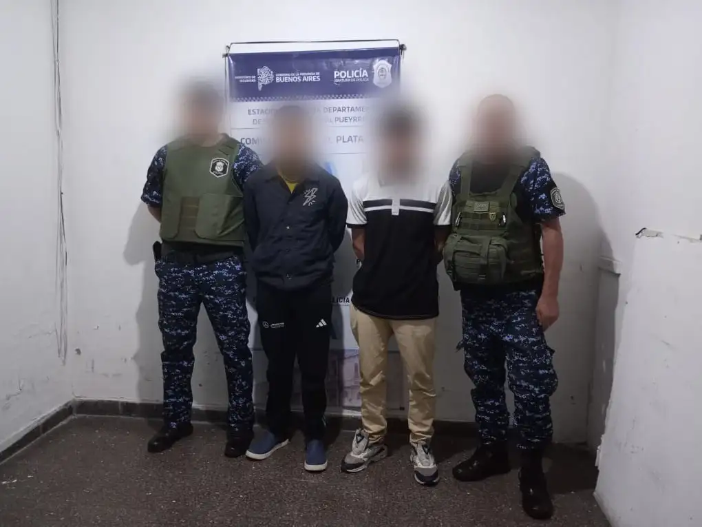 Los aprehendidos le gritaron que no lo quería ver en la zona de la playa.