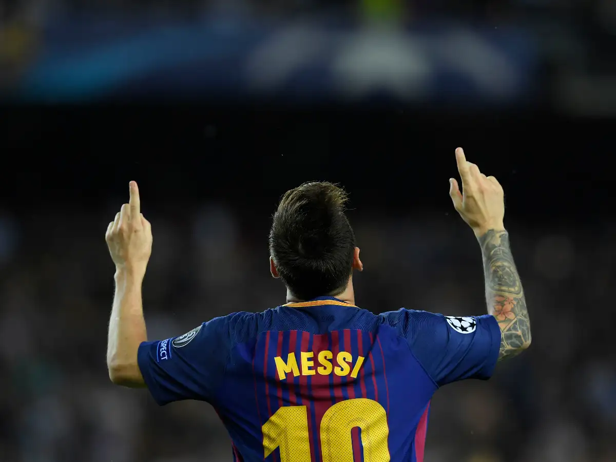 Messi, desde el banco, salvó al Barcelona