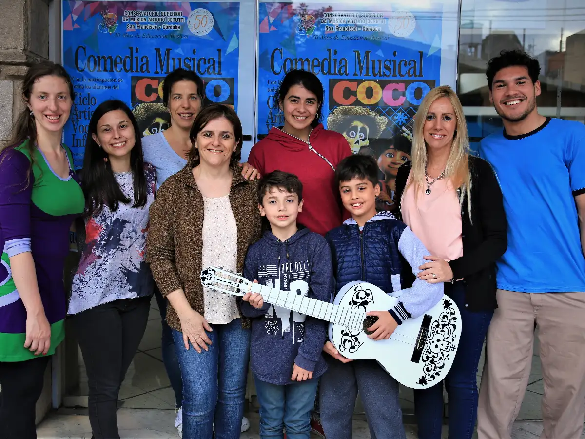 “Coco el musical”: la obra que emociona a grandes  y chicos, hoy en el Mayo 