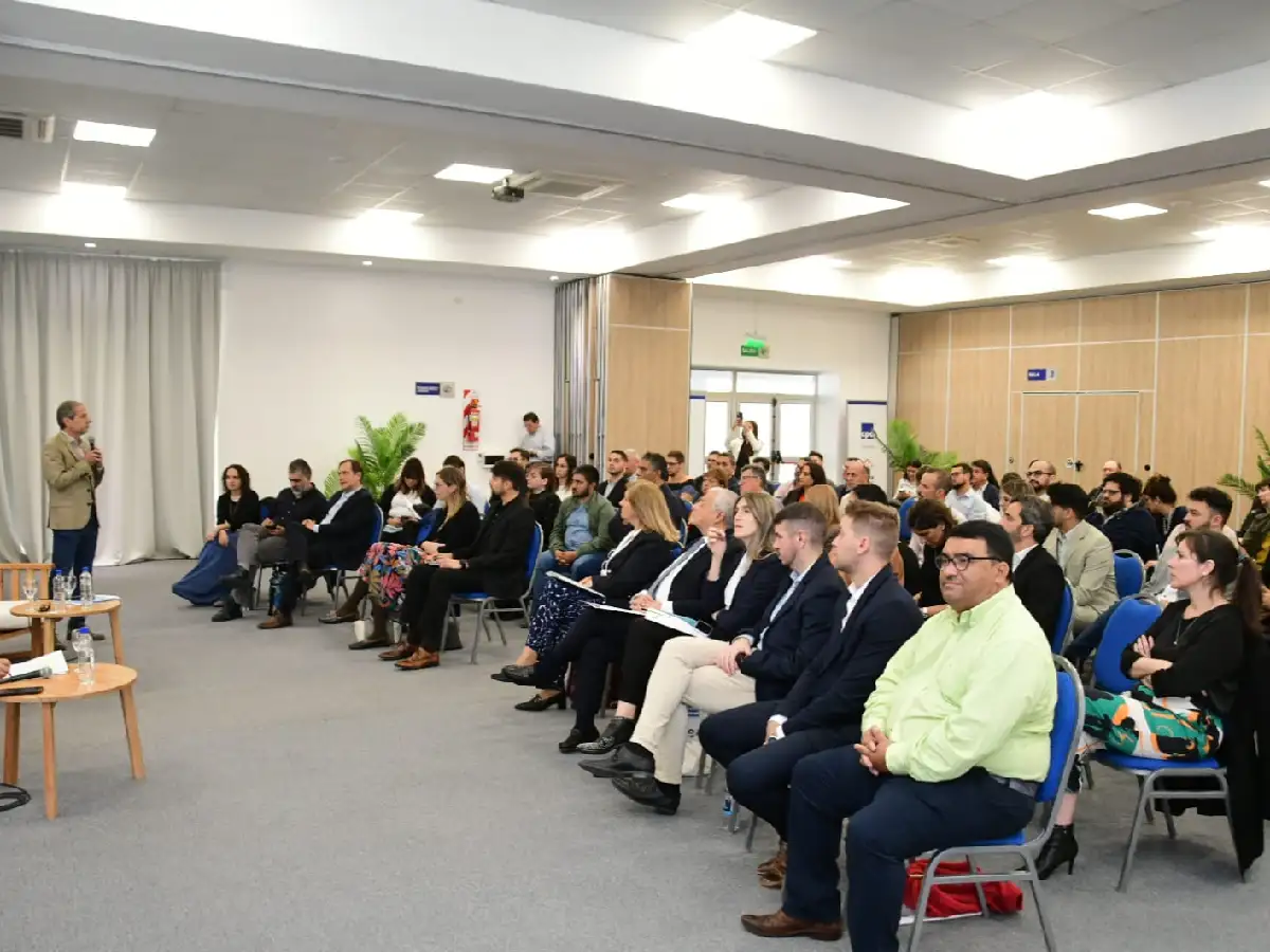 Damián Bernarte disertó en la Mesa de la Región Centro en Paraná