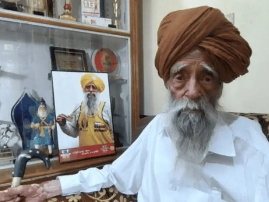 murió maratonista india de mas de 100 años atropellado