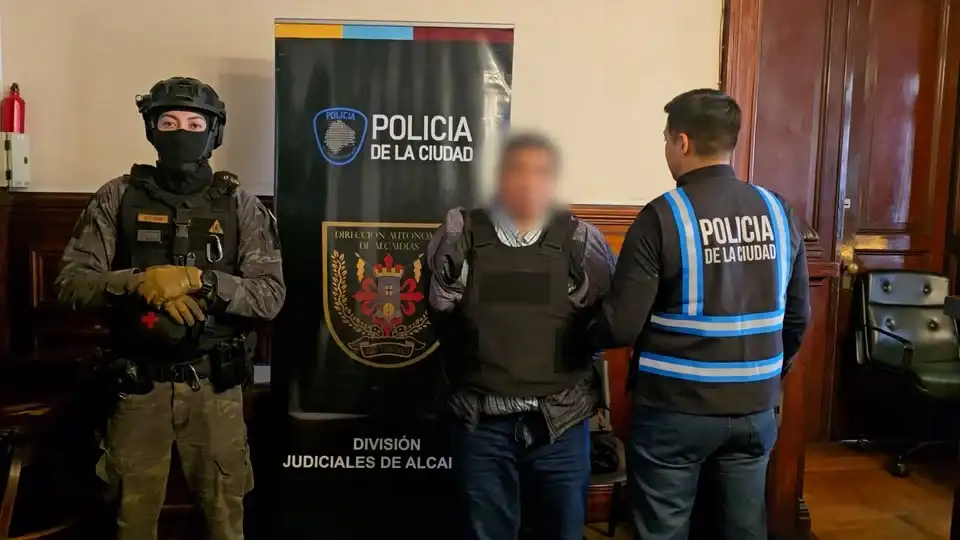 Expulsaron del país a un ciudadano peruano con siete condenas judiciales