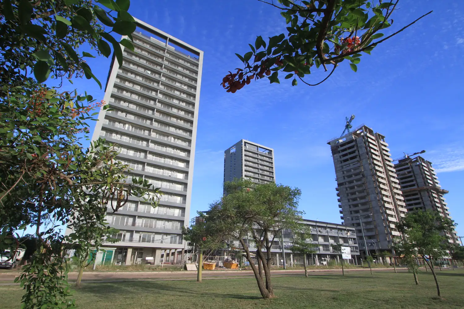 Entregan viviendas de las Torres Procrear del Parque Federal