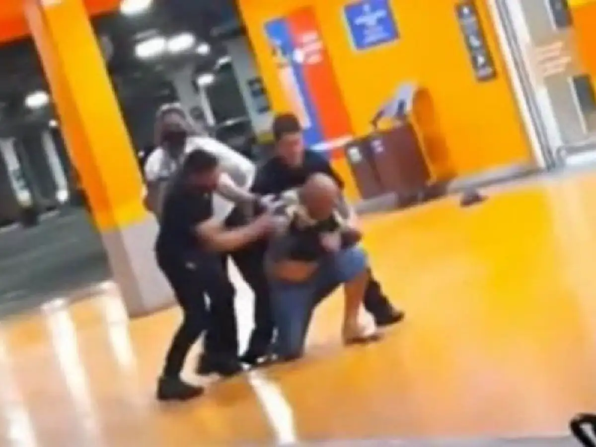 Indignación en Brasil tras la muerte de un hombre negro golpeado por agentes de seguridad