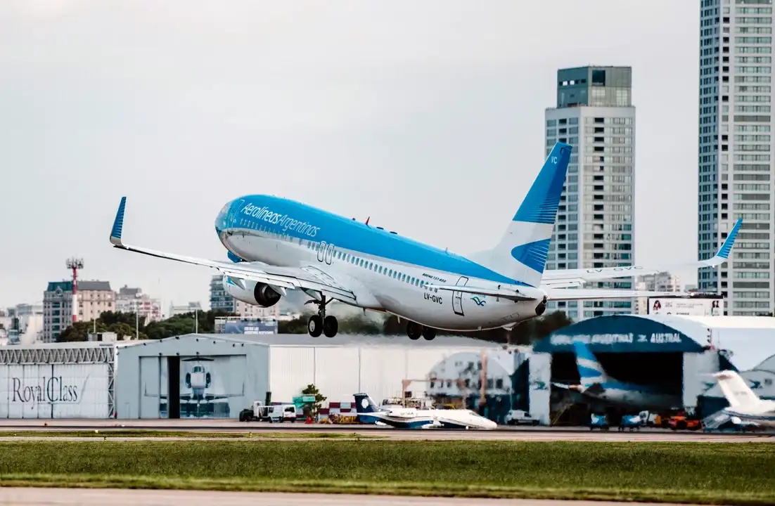 Aerolíneas Argentinas suspende la medida de fuerza tras avances en las paritarias con pilotos