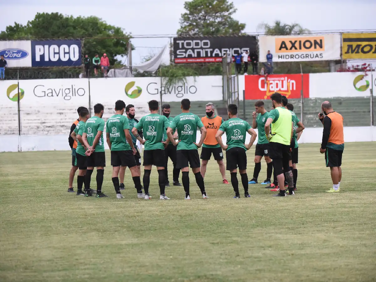 Hace fútbol en el "Boero"