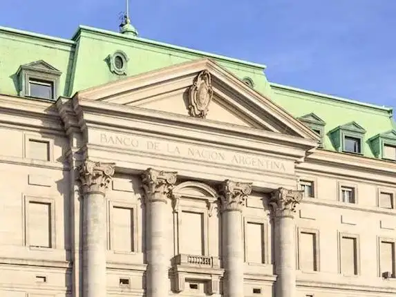 El Gobierno decidió transformar al Banco Nación en sociedad anónima.