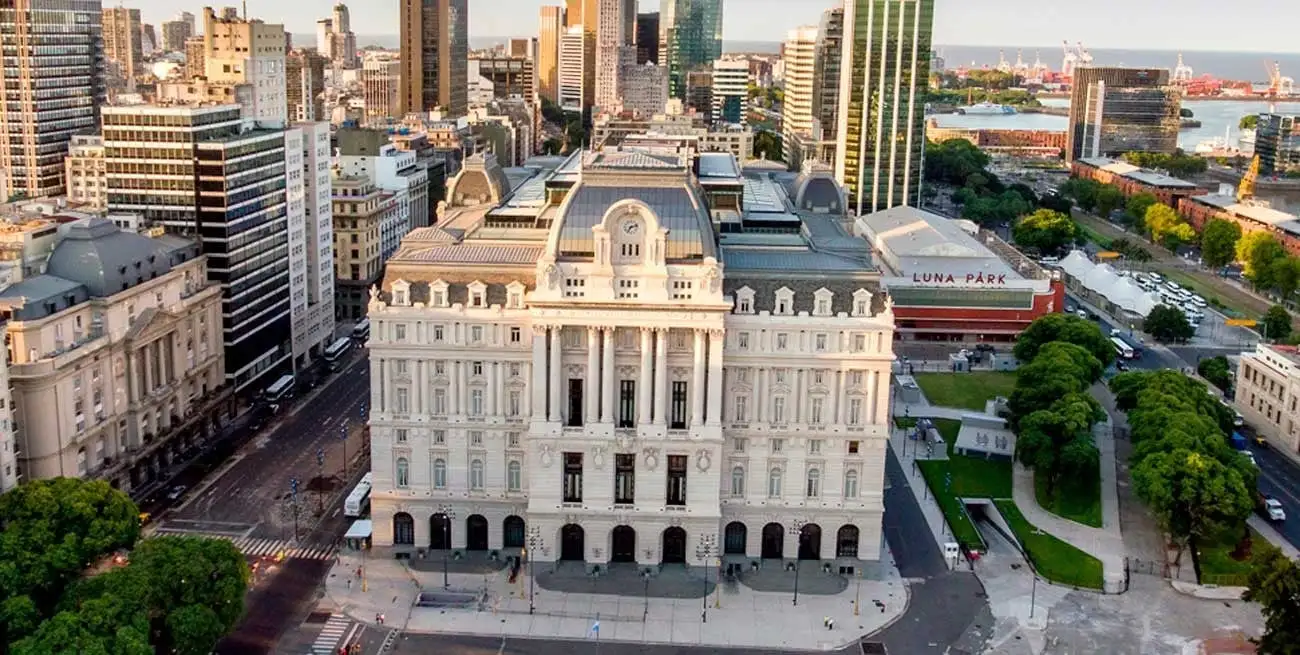 El emblemático edificio vuelve al centro de la polémica.