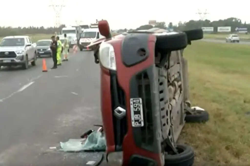 Así quedó el auto tras luego del impacto contra otro vehículo