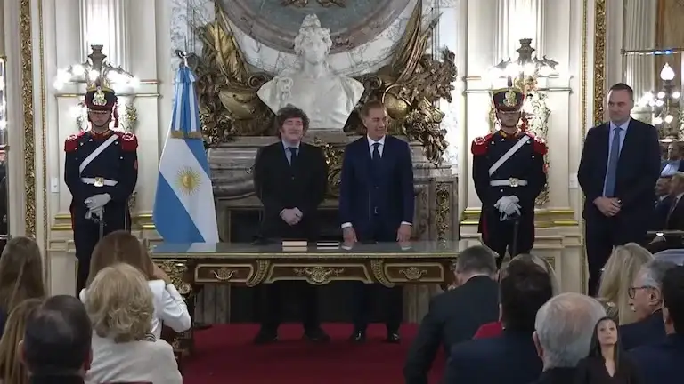 Con foco en las inversiones Milei y Santilli llegan a Bahía Blanca