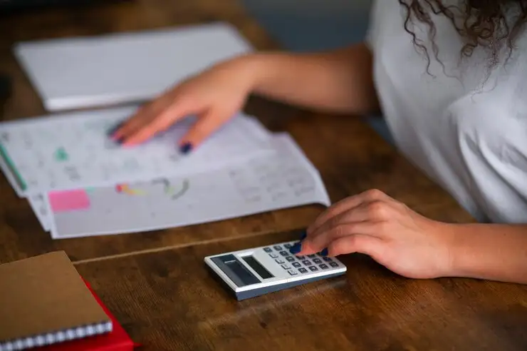 Las deducciones para jubilados y pensionados se mantienen en 8 haberes mínimos garantizados