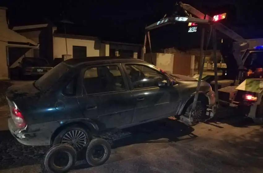 Conducía alcoholizado y chocó contra un poste