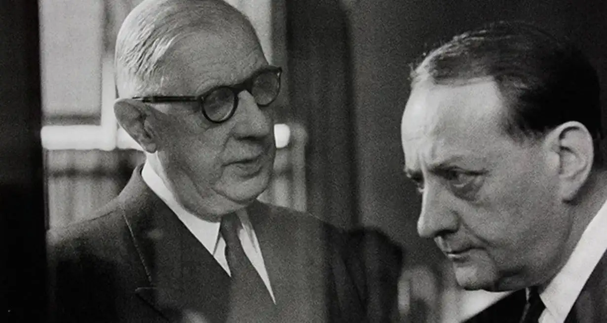 Charles de Gaulle, líder de la Francia Libre y presidente francés (1959-1969), junto a su prestigioso ministro André Malraux, a quien primero le confió la cartera de Interior y luego, durante diez años, la de Cultura. Archivo El Litoral