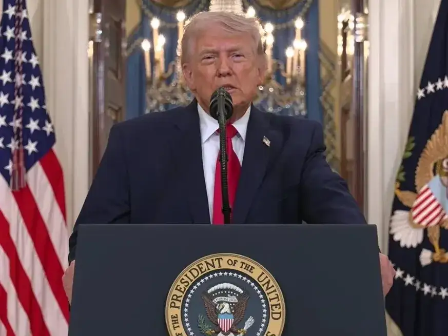 Donald Trump volvió a impulsar su agenda arancelaria mediante la Sección 301 de la ley comercial. Foto: Xinhua