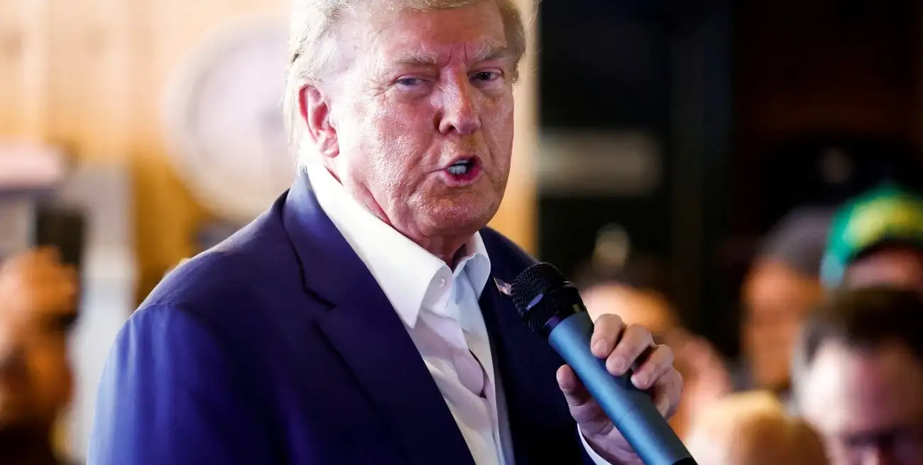 Trump y las otras personas imputadas deben entregarse antes del viernes al mediodía. Crédito: REUTERS.