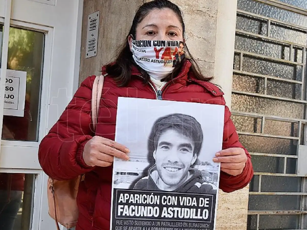 Hallan ropa y una mochila e investigan si son de Facundo Astudillo Castro