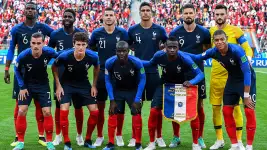 Francia empató con Dinamarca, y espera en octavos