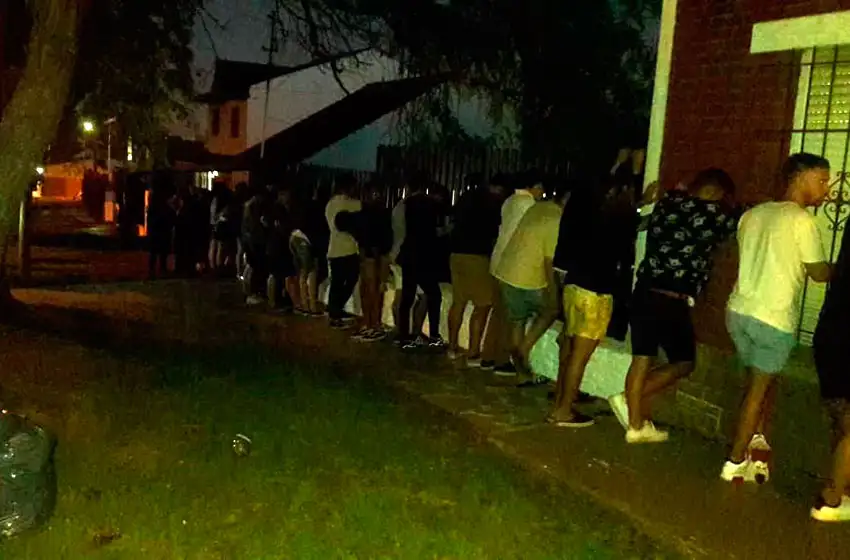 Desbaratan una fiesta clandestina en Colinas de Peralta Ramos