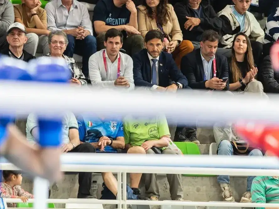 Pullaro presenció las instancias semifinales de la competencia de boxeo que se están disputando en el estadio Invencible Rafaela. Foto: GSF