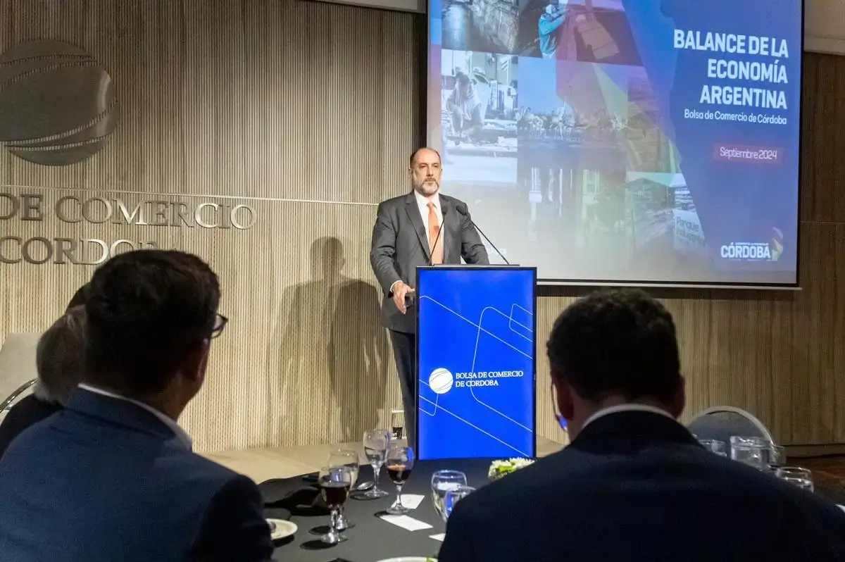 El ministro de Economia Córdoba, Guillermo Acosta, en la Bolsa