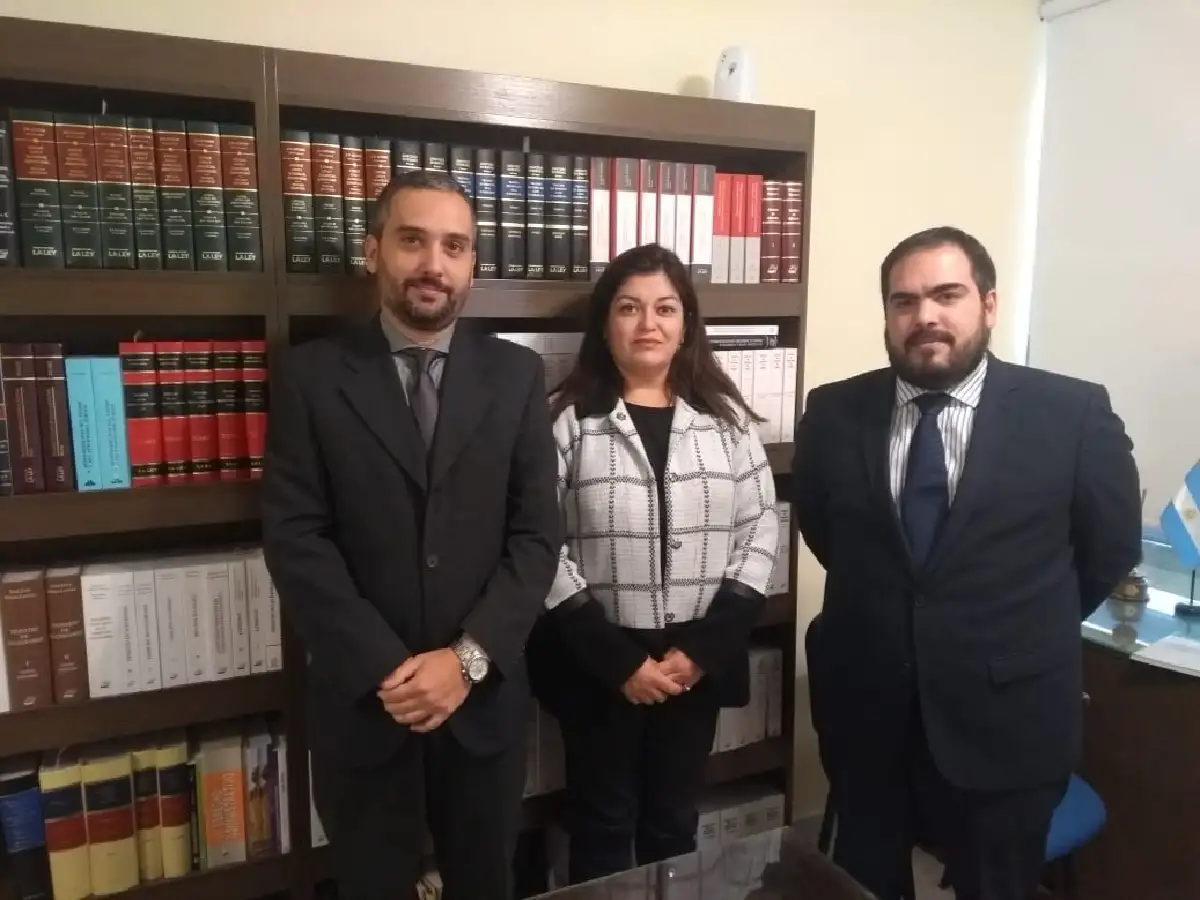 Agentes judiciales informan a los ciudadanos sobre los comicios    
