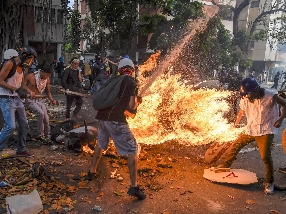 A 100 días del comienzo de las protestas, la oposición en Venezuela sigue en las calles