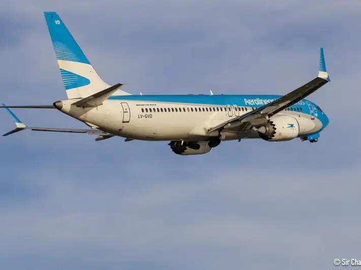 Un vuelo a Madrid regresó de emergencia a Ezeiza y vecinos reportaron fuertes explosiones