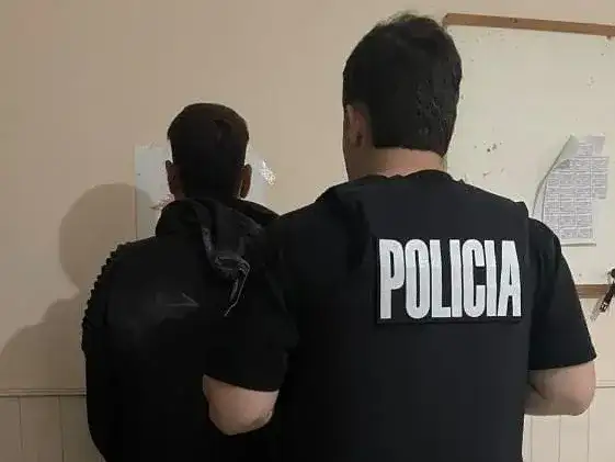 El sospechoso fue trasladado a dependencia policial.