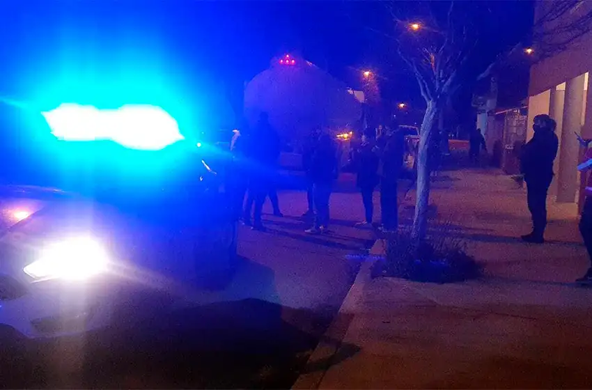 Tensión en Chauvín: se enojaron con el dueño de una cochera que quería guardar camión de combustibles