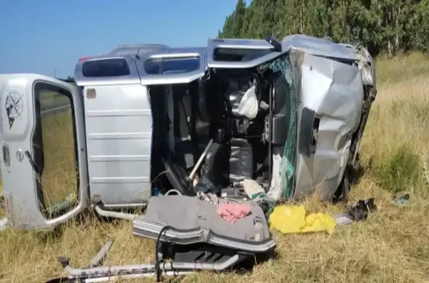 Dos personas tuvieron que ser hospitalizadas tras un accidente en la ruta 226
