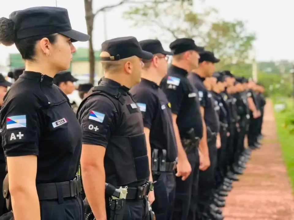 La asamblea de policías rechazó la oferta y reclamó el 100% de aumento salarial.