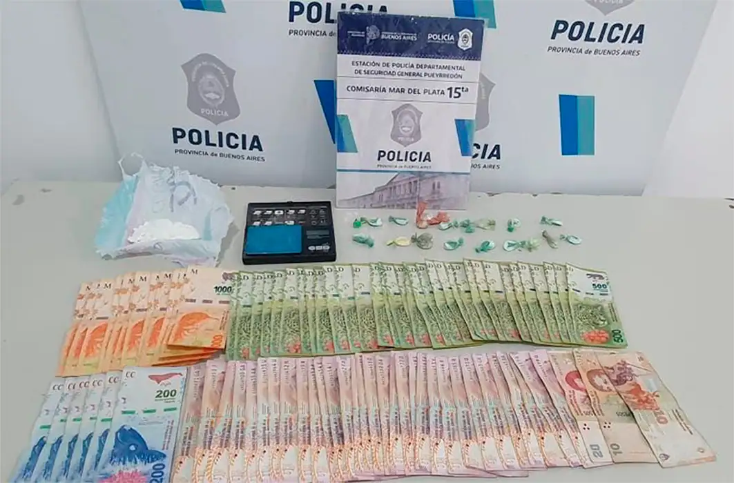 Viven juntos y terminaron heridos: encuentran cocaína y dinero en efectivo dentro de la casa