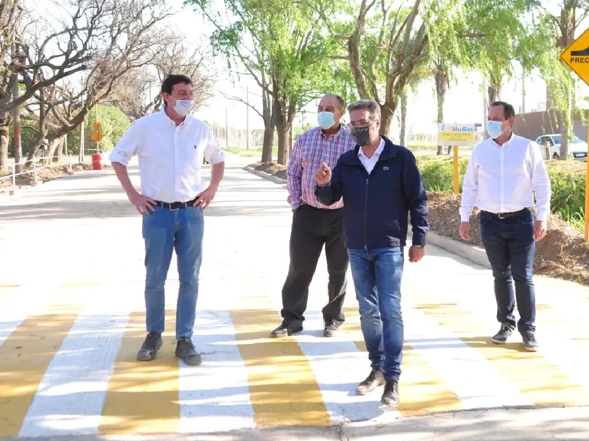  Primeros Colonizadores:  se habilitaron 300 metros  del ensanche de la calzada 