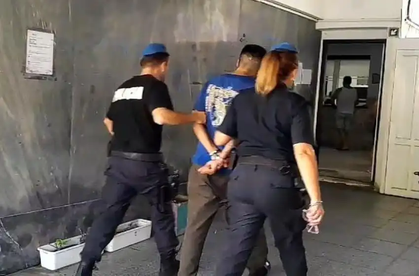 Le robó el celular a un hombre mayor y los peatones lo atraparon