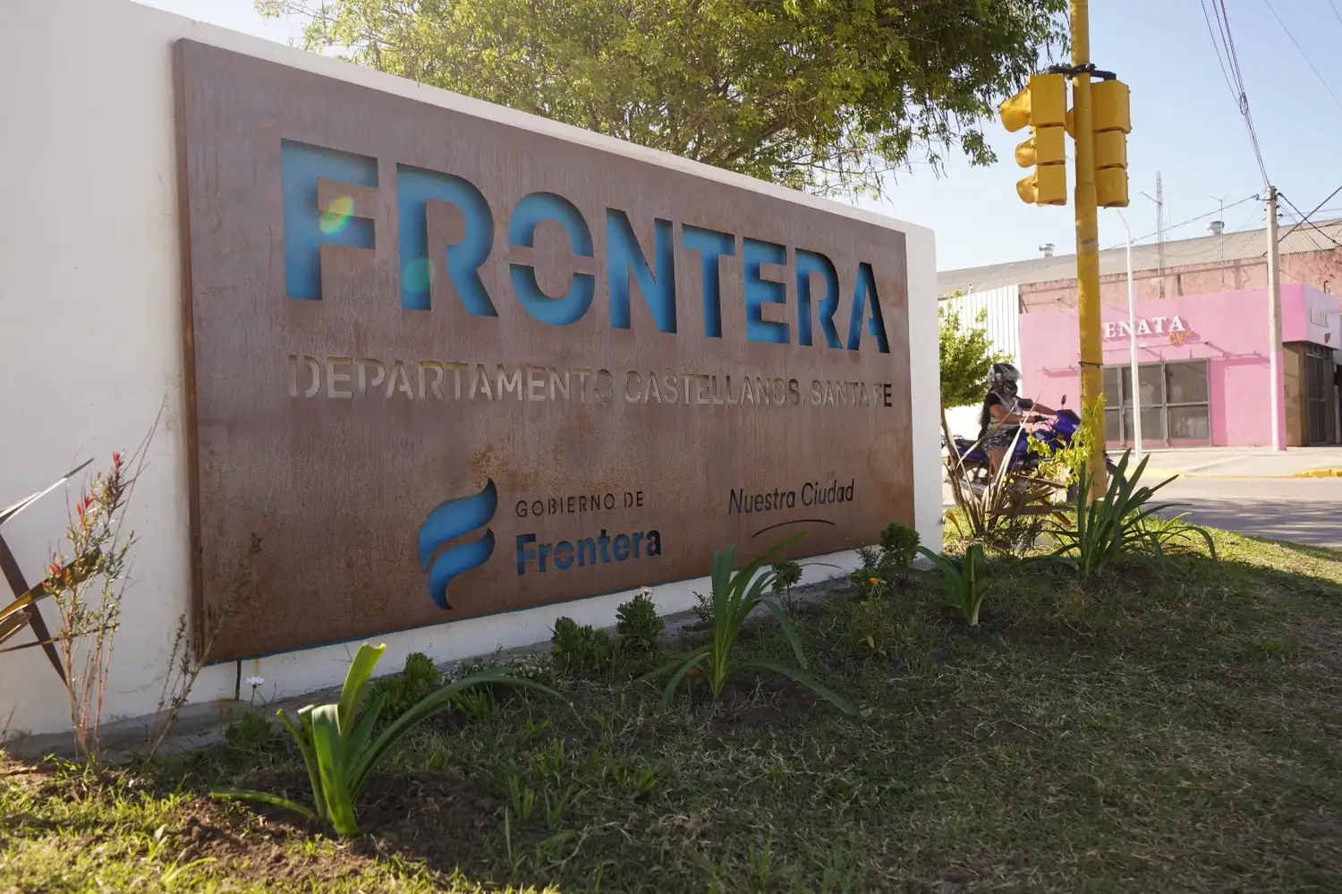 Un joven y una mujer resultaron heridos por disparos en Frontera