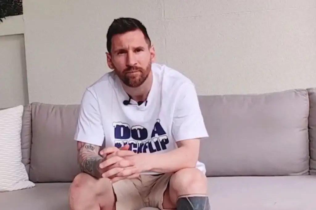 ¿Qué dice?: locura por la remera que usó Lionel Messi para anunciar su llegada al Inter Miami