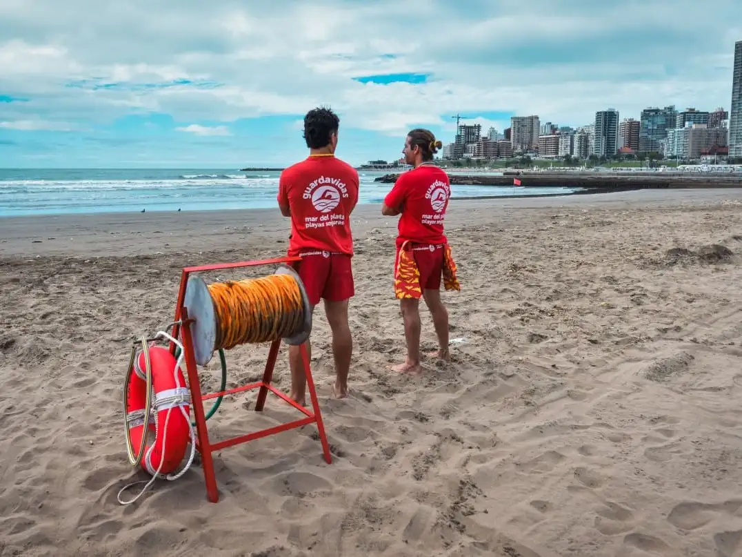 Guardavidas: desde octubre regresa el servicio en las playas