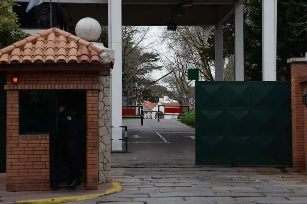 Una de las entradas de la Quinta de Olivos, donde ocurrió el hecho. (Foto: Gentilezas).