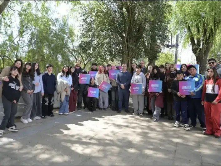 La Provincia entregó 80 computadoras a estudiantes de ocho escuelas de Tigre y San Fernando