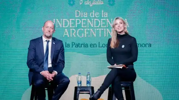 Martín Insaurralde y Jesica Cirio, juntos durante un acto en Lomas de Zamora