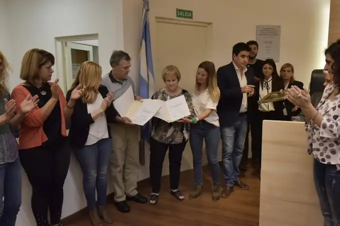El Concejo Municipal de Rosario distinguió a los padres de Paula Perassi
