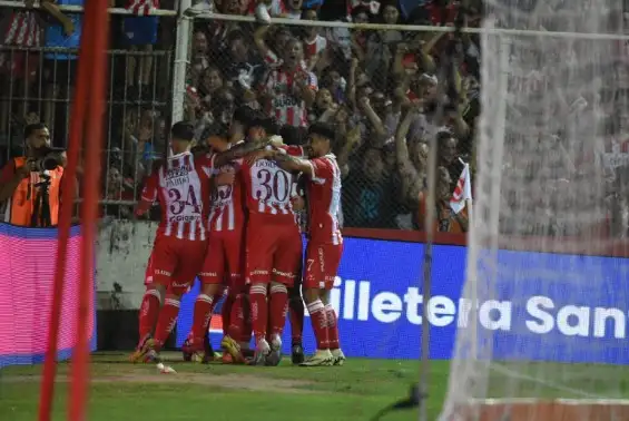 La grandeza de Unión sorprendió tanto como la mínima expresión de Boca en la ciudad de Garay. Crédito: Manuel Fabatía