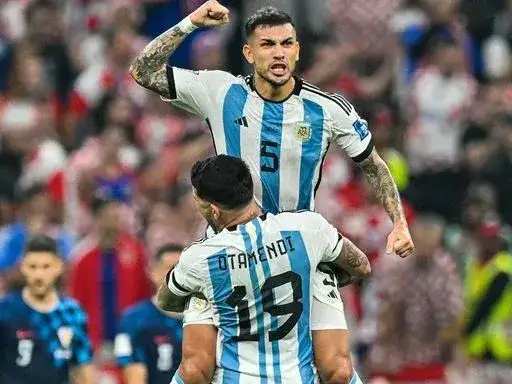 Paredes puso en duda su continuidad en la Selección y Otamendi confirmó su salida