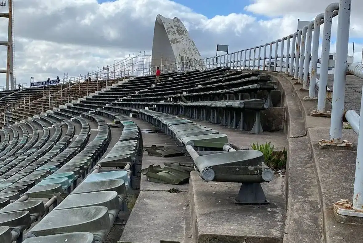 Las mejoras en el estadio no aparecen y la situación del Minella toma estado judicial.