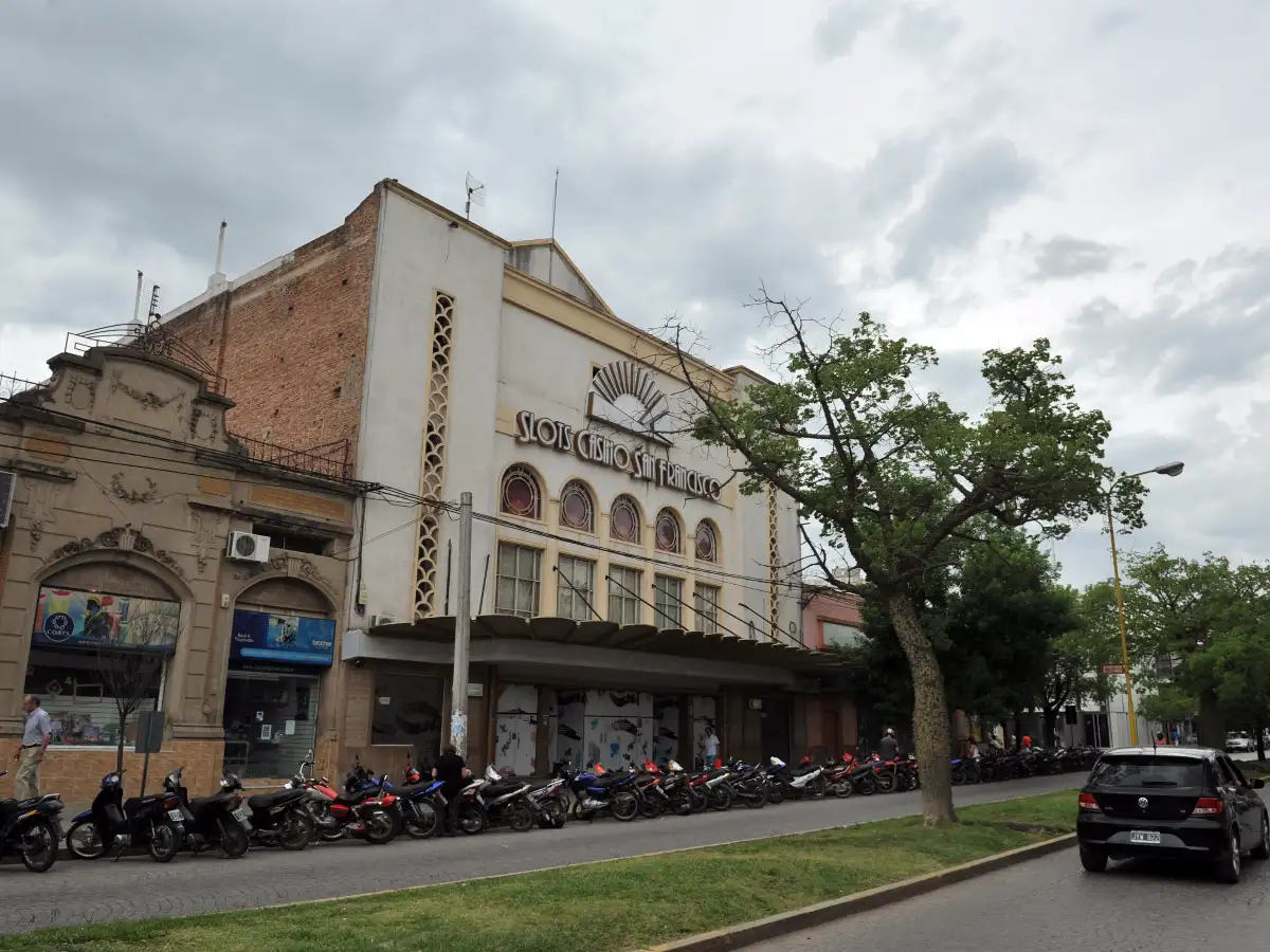 Menor detenido por intentar robar motocicleta frente al casino 
