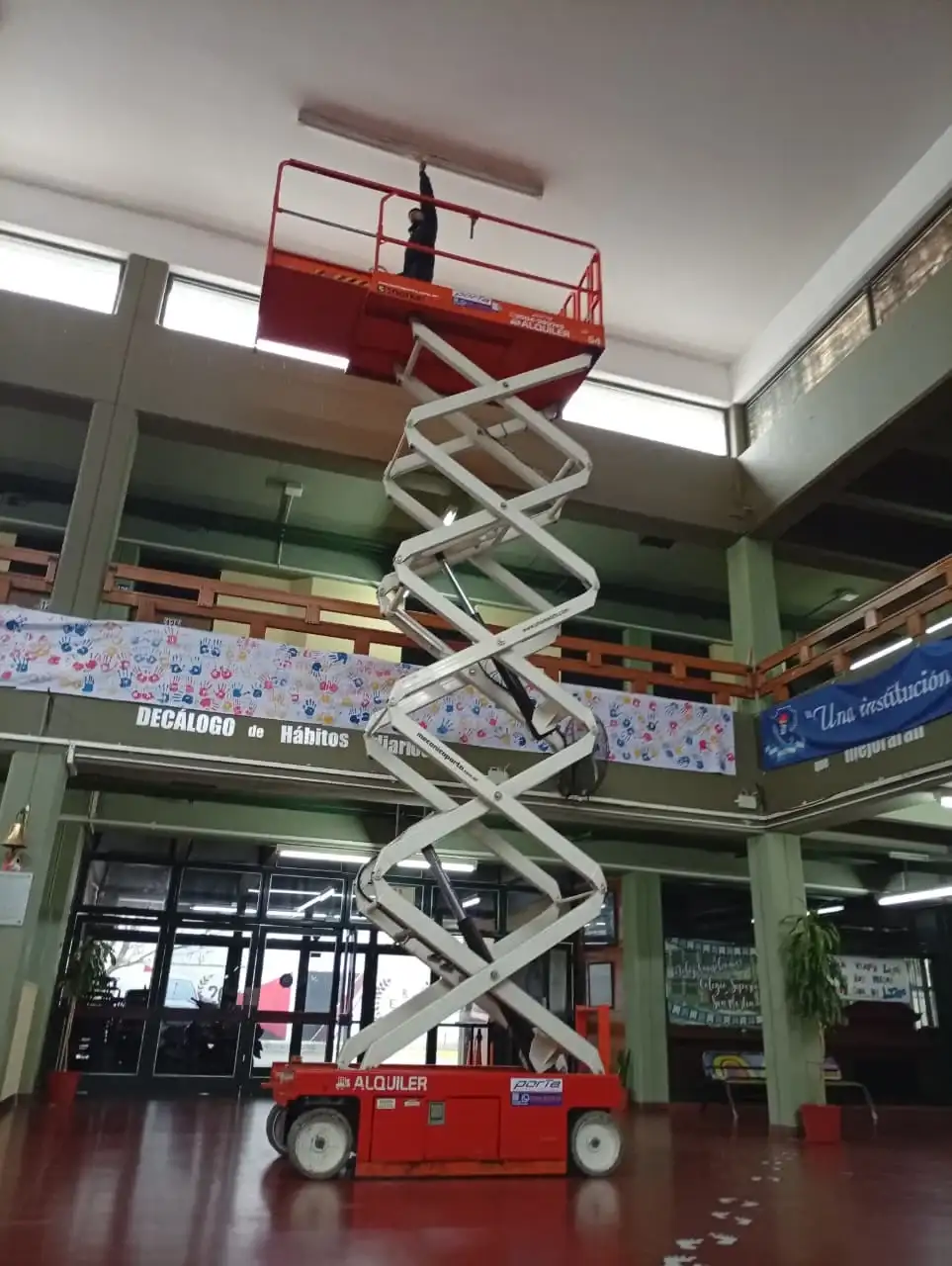 Porta autoelevadores - 1