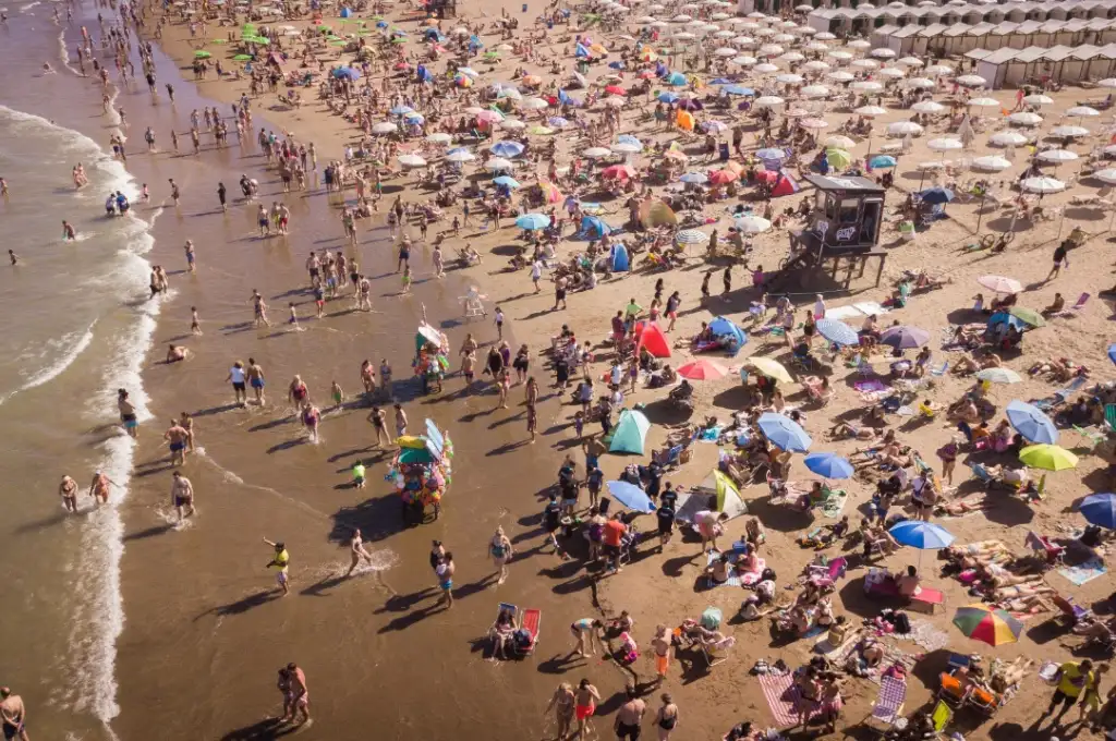 Temporada 2023: viajaron 33,8 millones de turistas y gastaron $ 1,3 billones