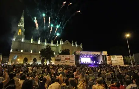 Miles de personas asistieron anoche al Festival de Guadalupe