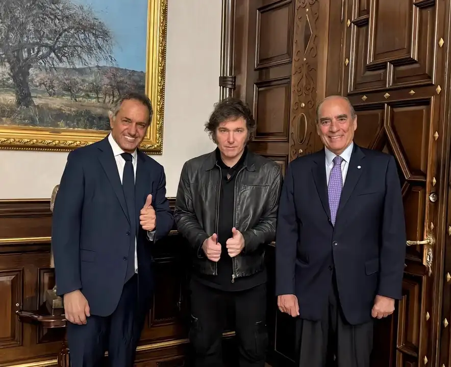 Scioli, junto a Milei y Francos