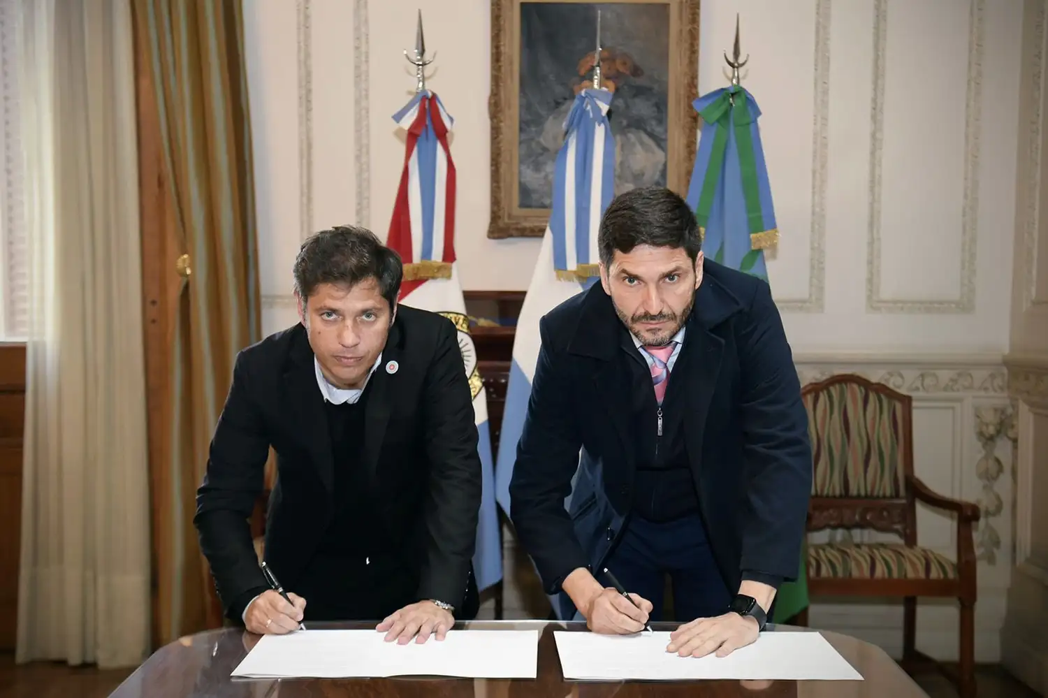 Firma del acuerdo entre los gobernadores.